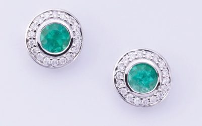 119572 : Emerald & Diamond Studs