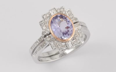 119933 : Tanzanite & Diamond Ring