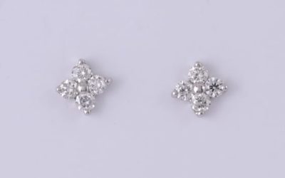 120048 : Diamond Flower Studs