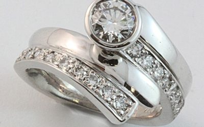 117620_117621 : Joined Brilliant Cut Engagement Ring and Wedding Ring Set