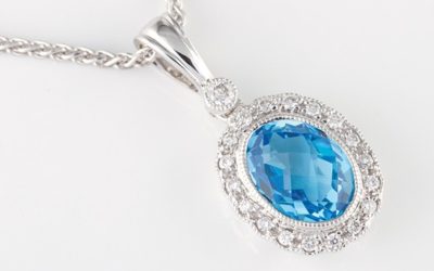 119008 : Blue Topaz & Diamond Pendant