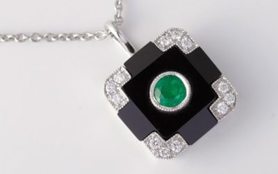 119061 : Onyx, Emerald & Diamond Pendant