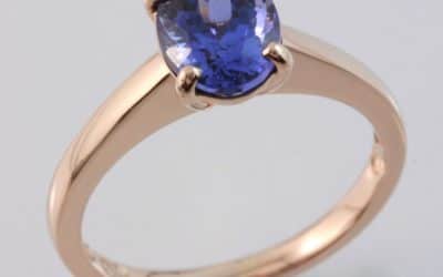 119646 : Rose Gold Tanzanite Ring