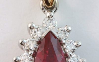 120032 : Pear-shaped Ruby & Diamond Pendant