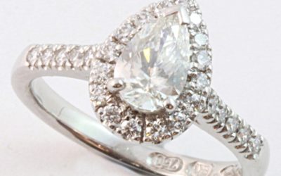 120110 : Pear-shaped Diamond Halo Engagement Ring