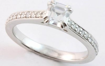 120132 : Asscher-cut Diamond Engagement Ring