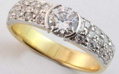 36039 : Two Tone Diamond Engagement Ring
