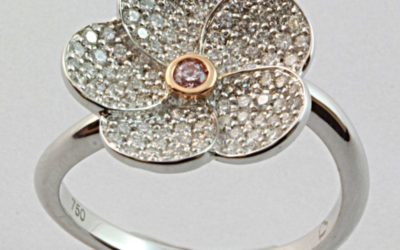 c120240 : Pink & White Diamond Flower Ring