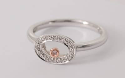 c120301 : Pink Diamond Oval Ring