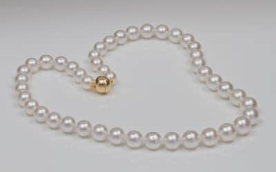 119384 : South Sea Pearl Necklace With Gold Magnetic Clasp