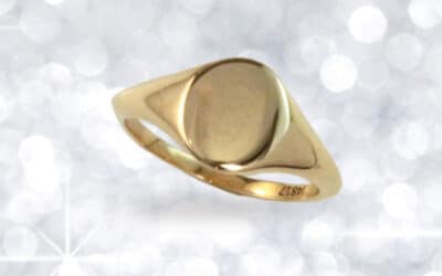 121041 : 9 Carat Yellow Gold Oval Signet Ring