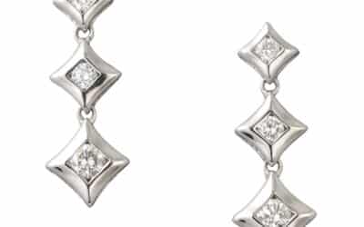 20010041 : 9 Carat White Gold Three Diamond Drop Earrings