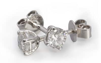 20011505 : 18 Carat White Gold Diamond Solitaire Stud Earrings