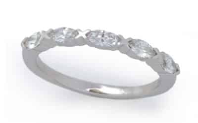 20013866 : 18 Carat White Gold Marquise Diamond Ring