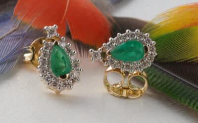20013950 : 9 Carat Yellow Gold Emerald & Diamond Pear Shape Cluster Earrings